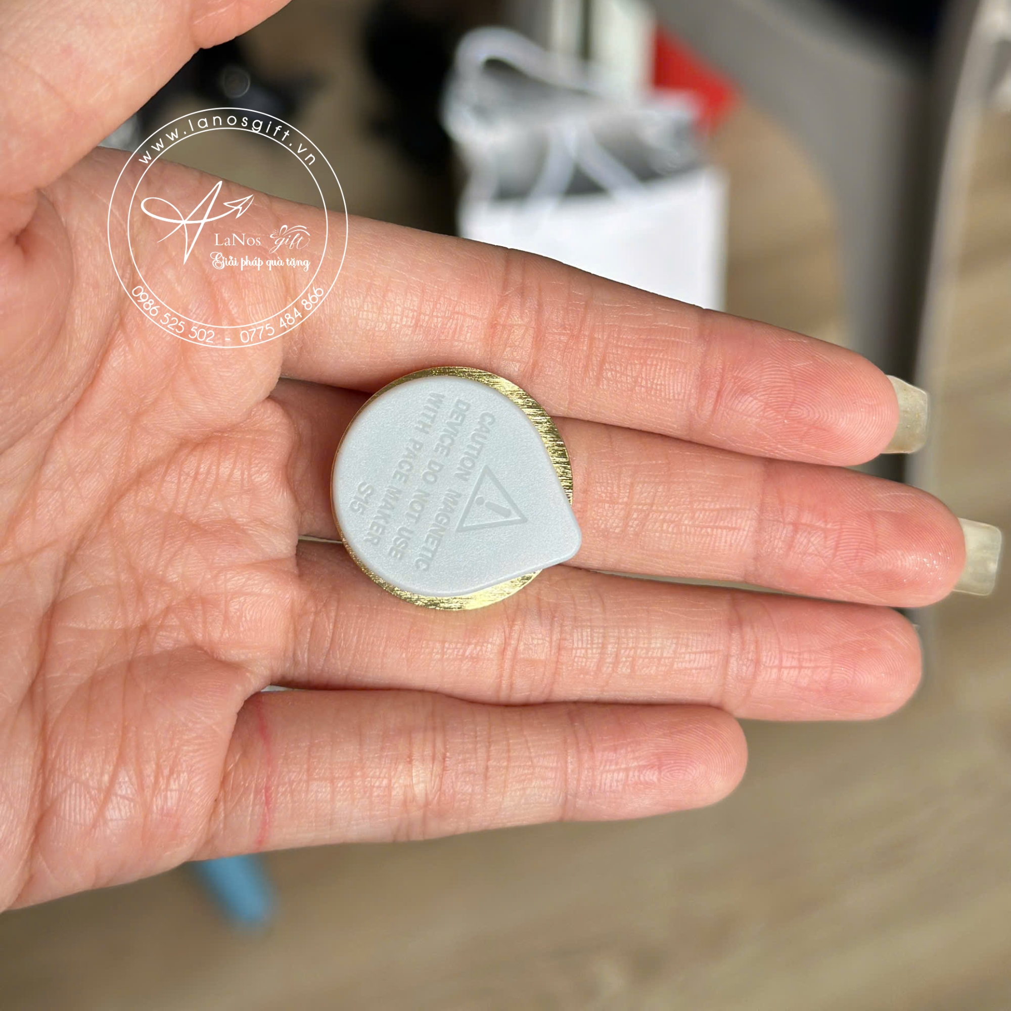 Huy Hiệu Nam Châm In Logo Theo Yêu Cầu - LNHH 01 - Hình ảnh 2