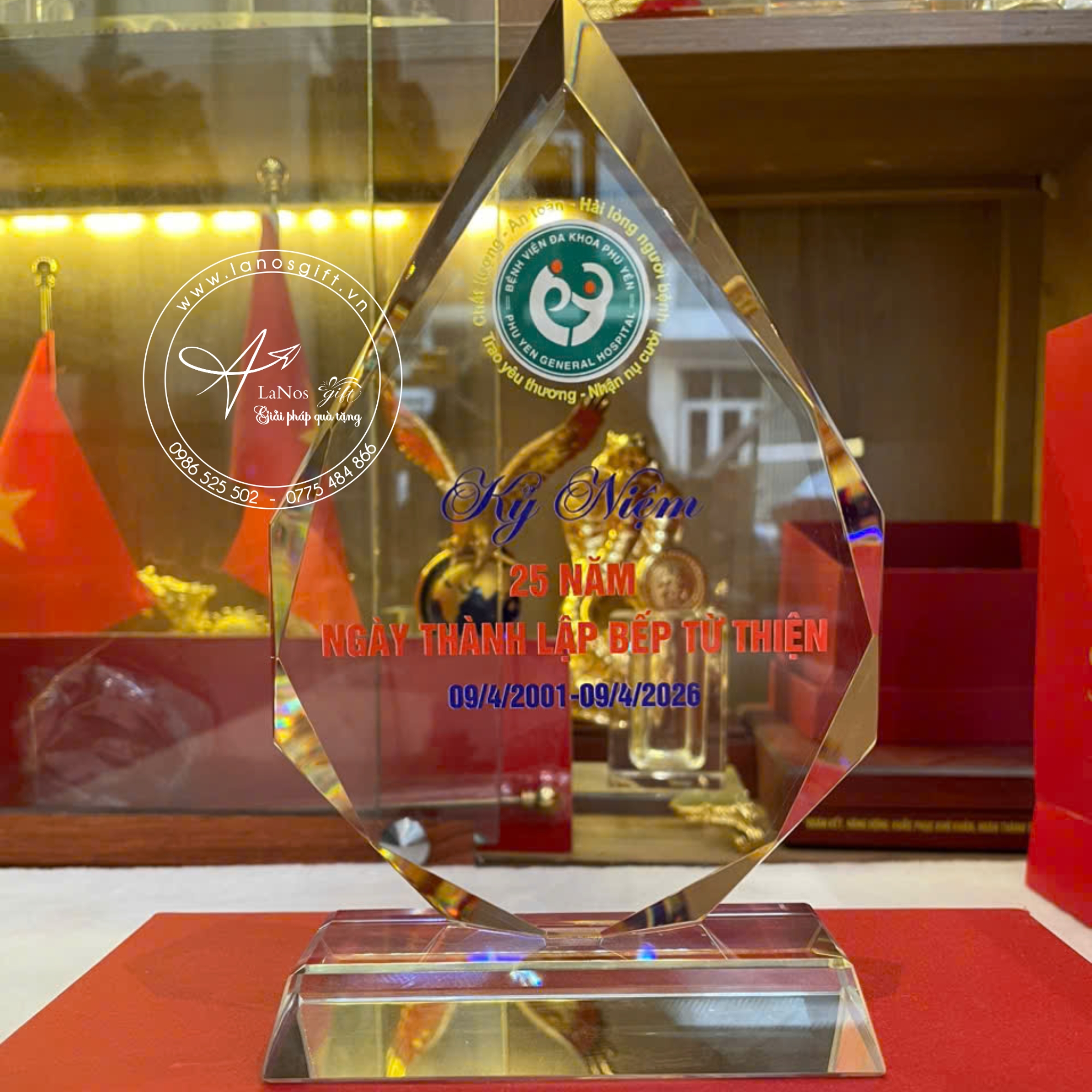 Kỷ niệm chương pha lê in logo - LNKNC 13 - Hình ảnh 3