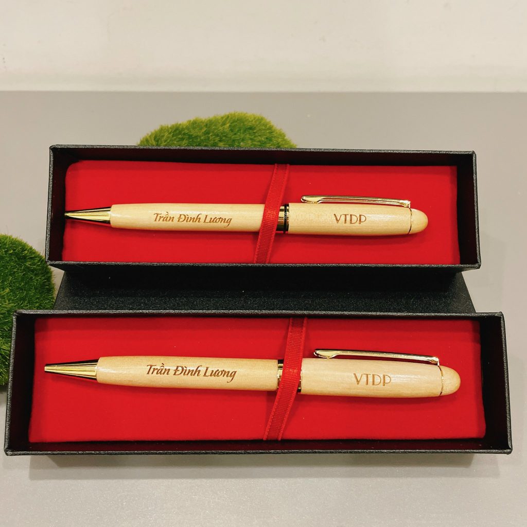 Bút ký gỗ làm quà tặng cho lãnh đạo
