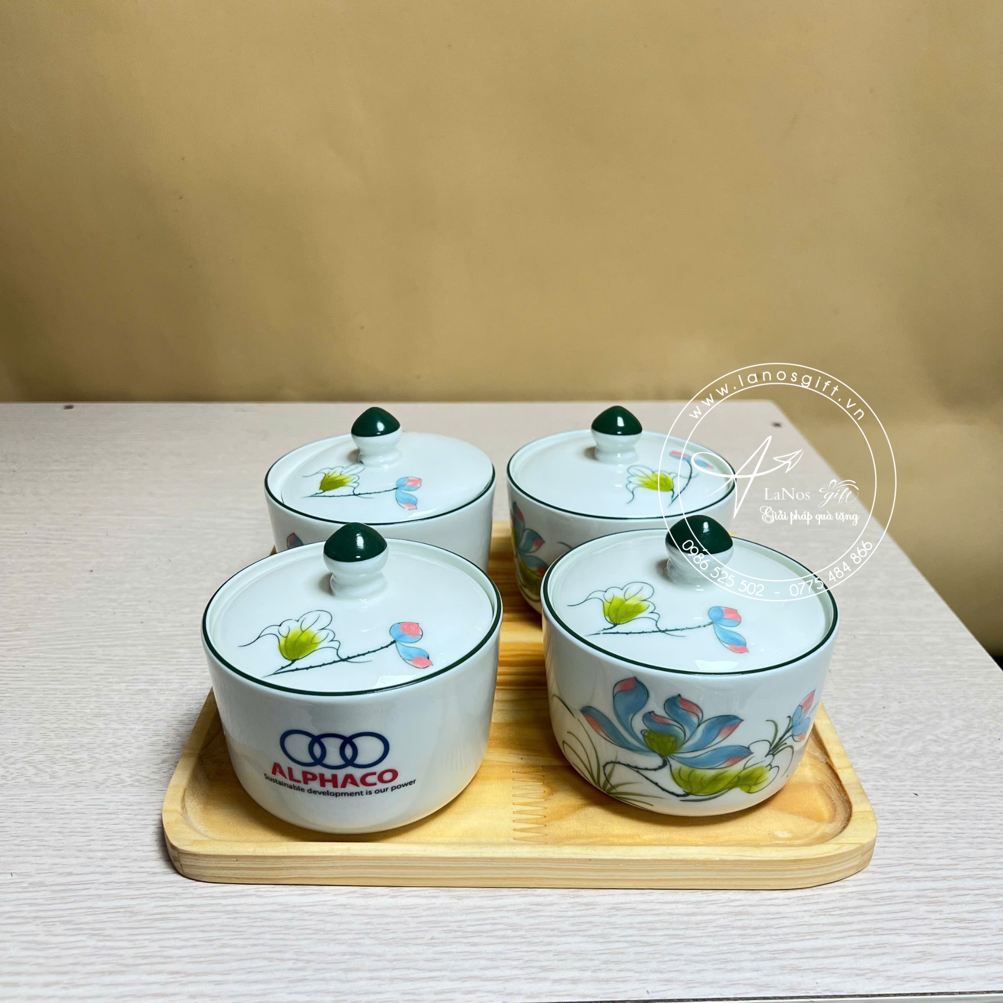 Khay mứt bộ 4 hũ men trắng vẽ tay hoa sen in logo - LNKM 01 - Hình ảnh 2