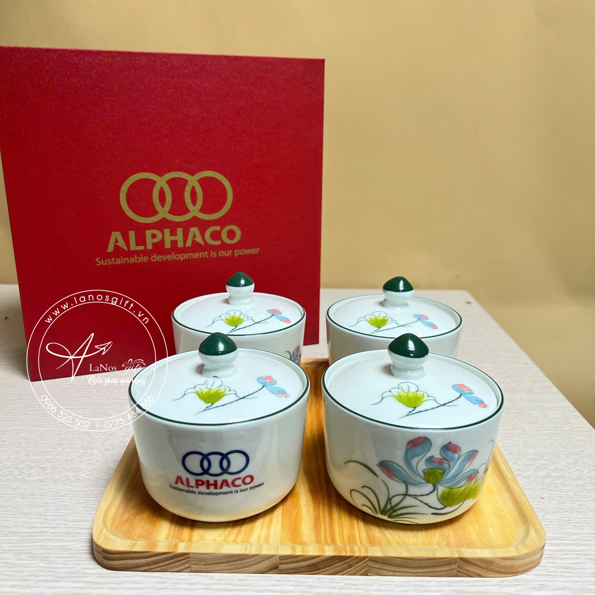 Khay mứt bộ 4 hũ men trắng vẽ tay hoa sen in logo - LNKM 01