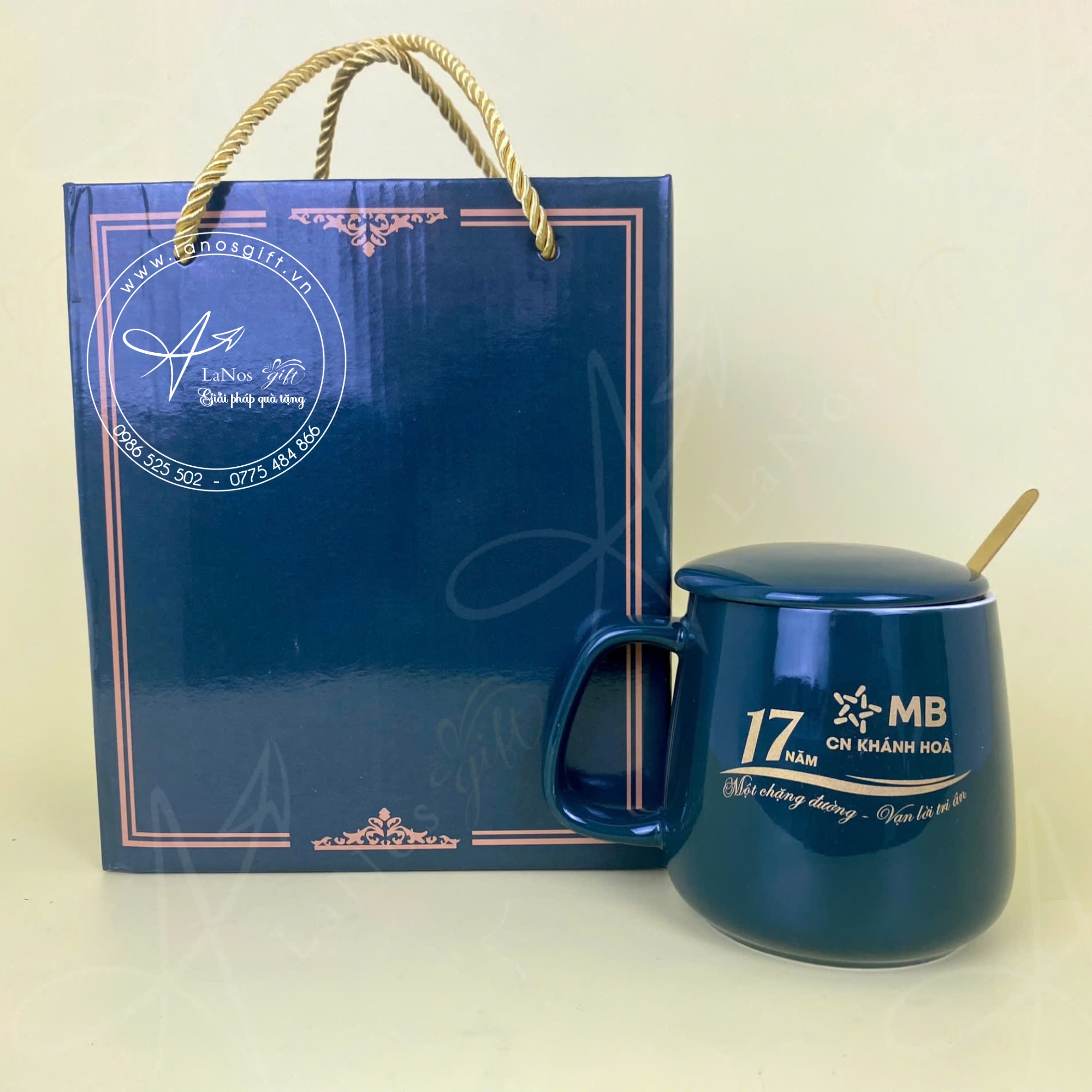 Ly sứ in logo quai xanh ngọc bích - LNLS 07