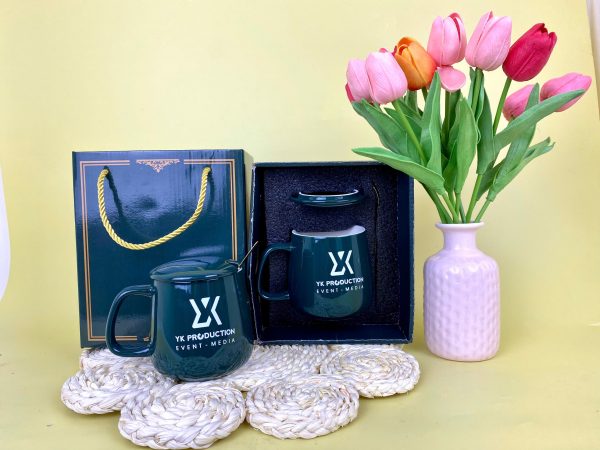Ly sứ có quai xanh ngọc bích - Hình ảnh 11