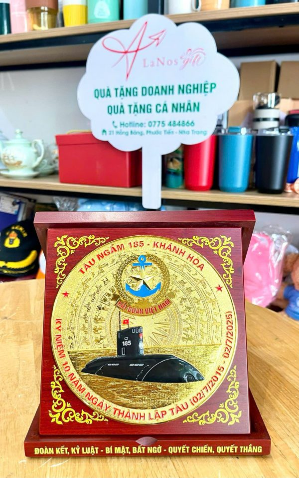 Biểu trưng đúc đồng - Hình ảnh 6