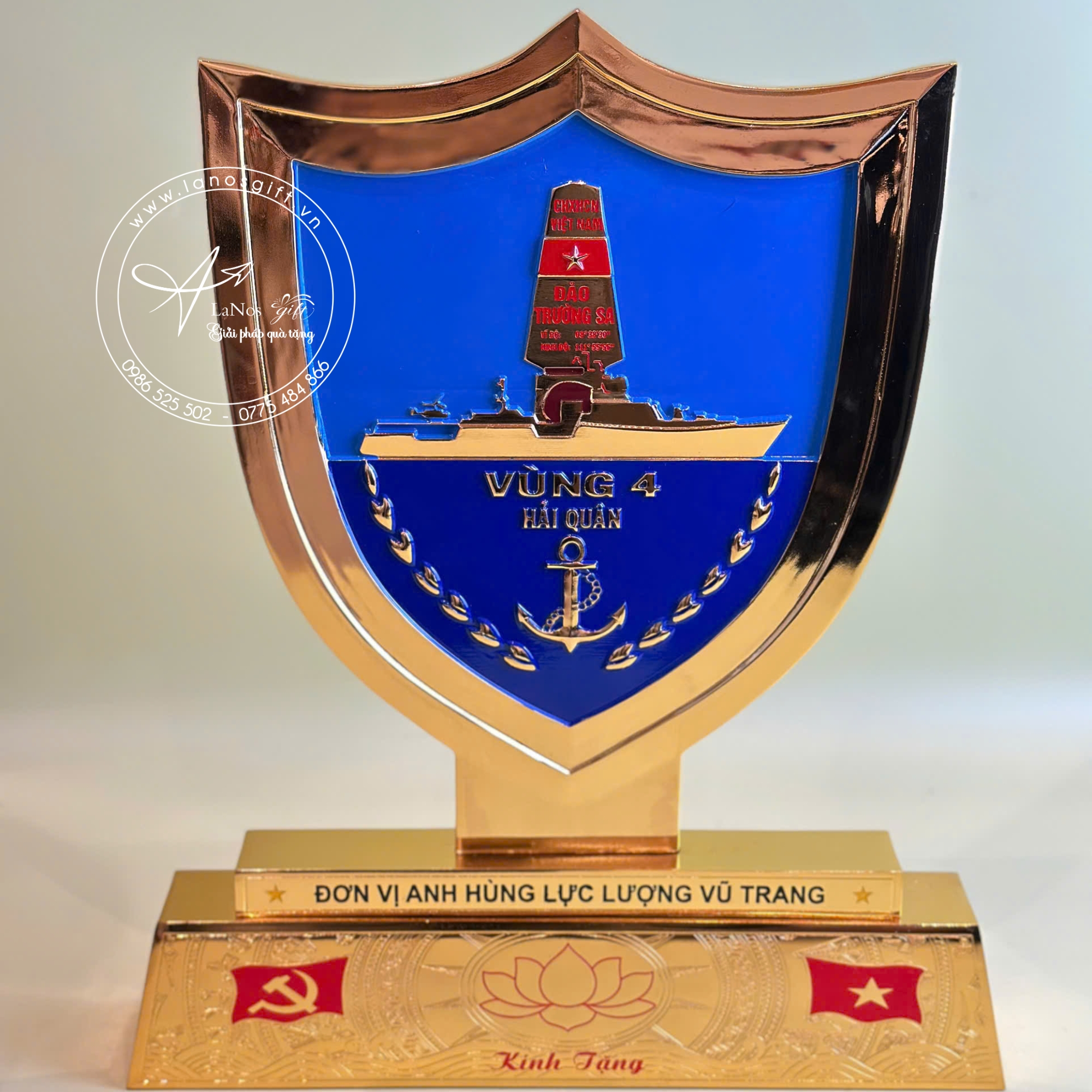 Biểu trưng tặng kỉ niệm mạ vàng sang trọng - LNBT 04