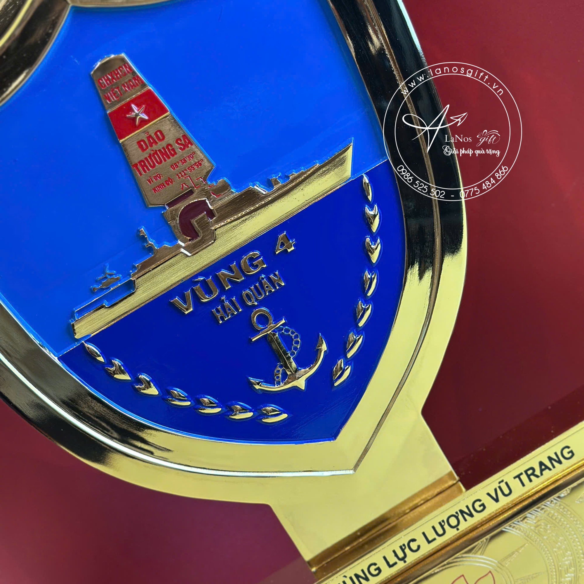 Biểu trưng tặng kỉ niệm mạ vàng sang trọng - LNBT 04 - Hình ảnh 6