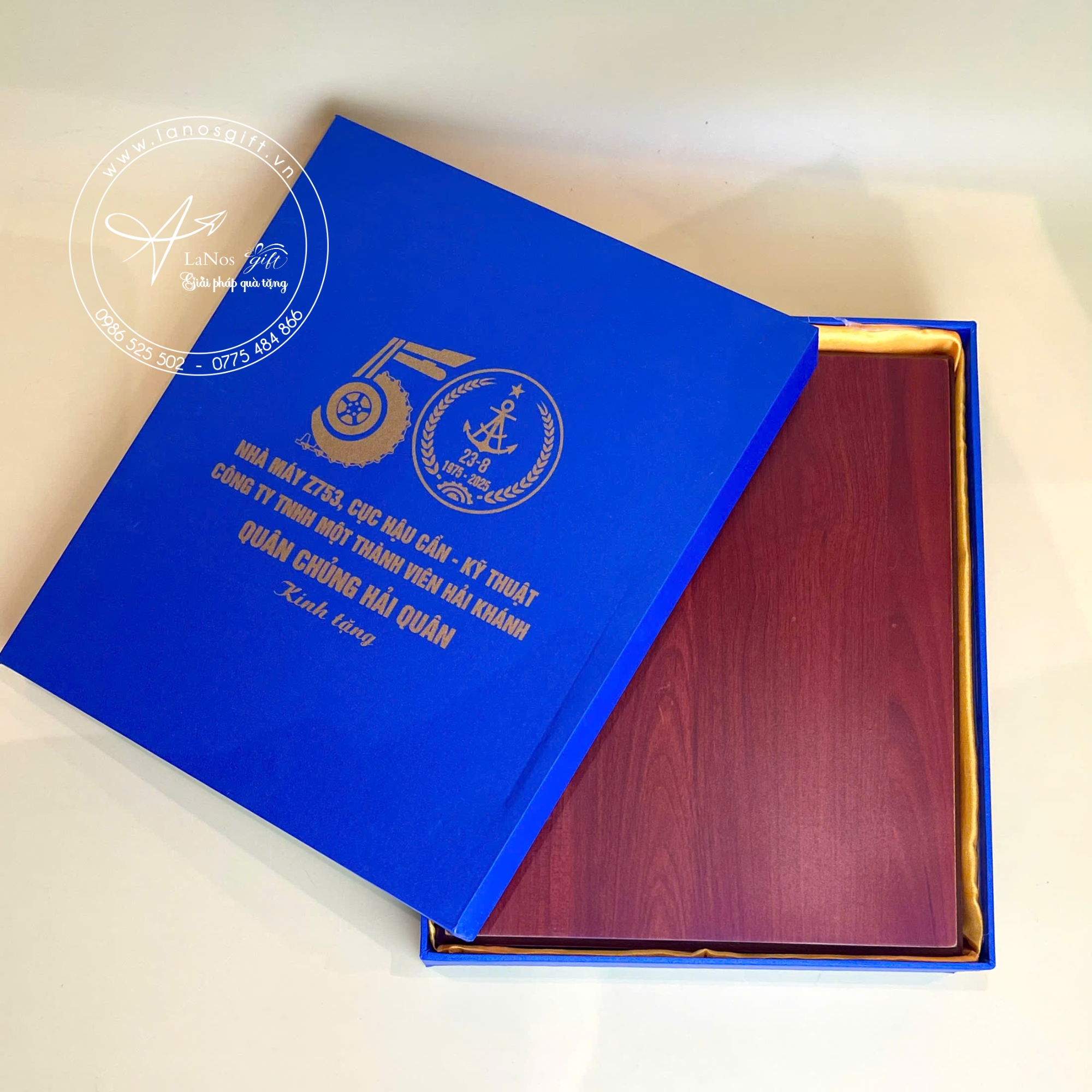 Biểu trưng mạ vàng sang trọng - LNBT 06 - Hình ảnh 2