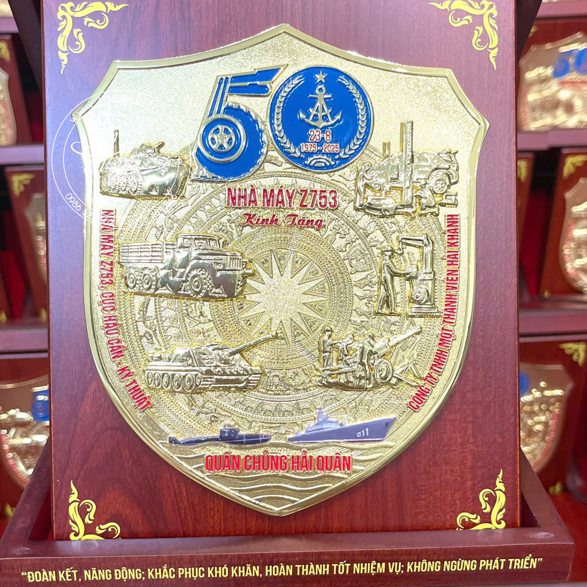 Biểu trưng mạ vàng sang trọng - LNBT 06 - Hình ảnh 5