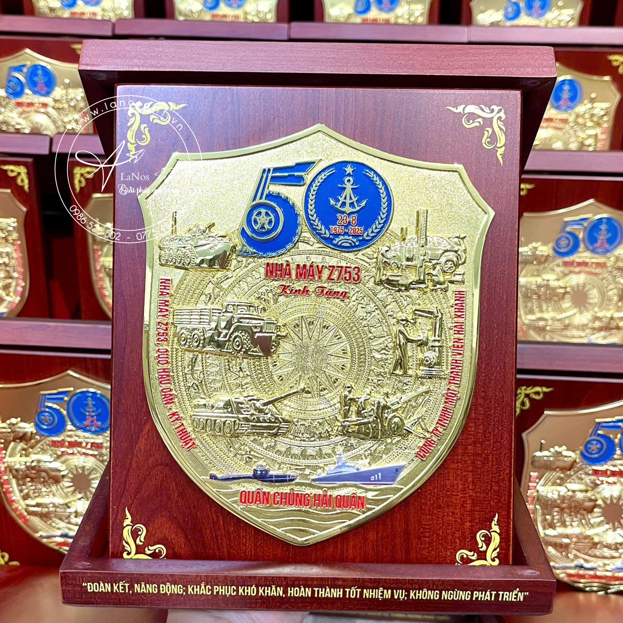 Biểu trưng mạ vàng sang trọng - LNBT 06 - Hình ảnh 7