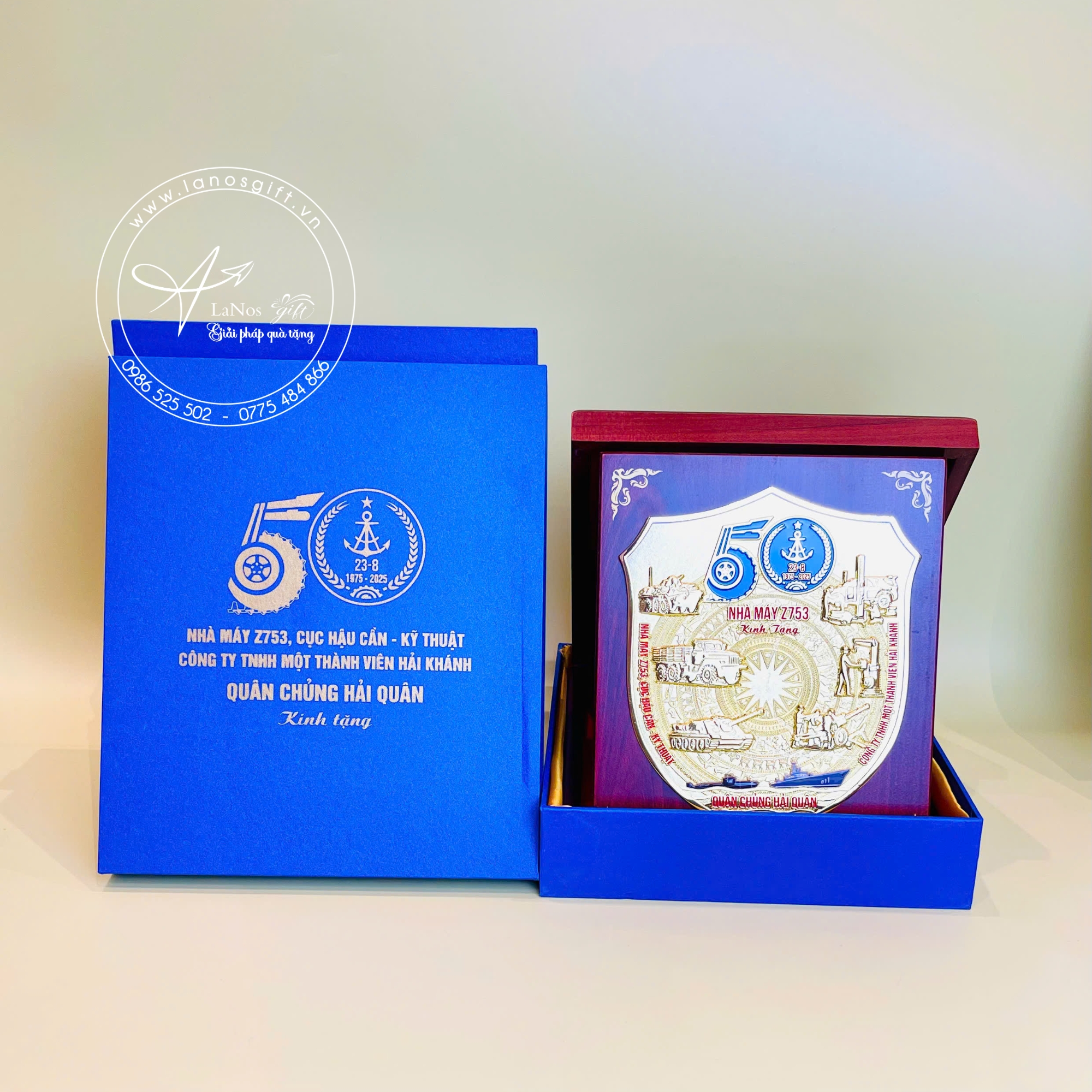 Biểu trưng mạ vàng sang trọng - LNBT 06