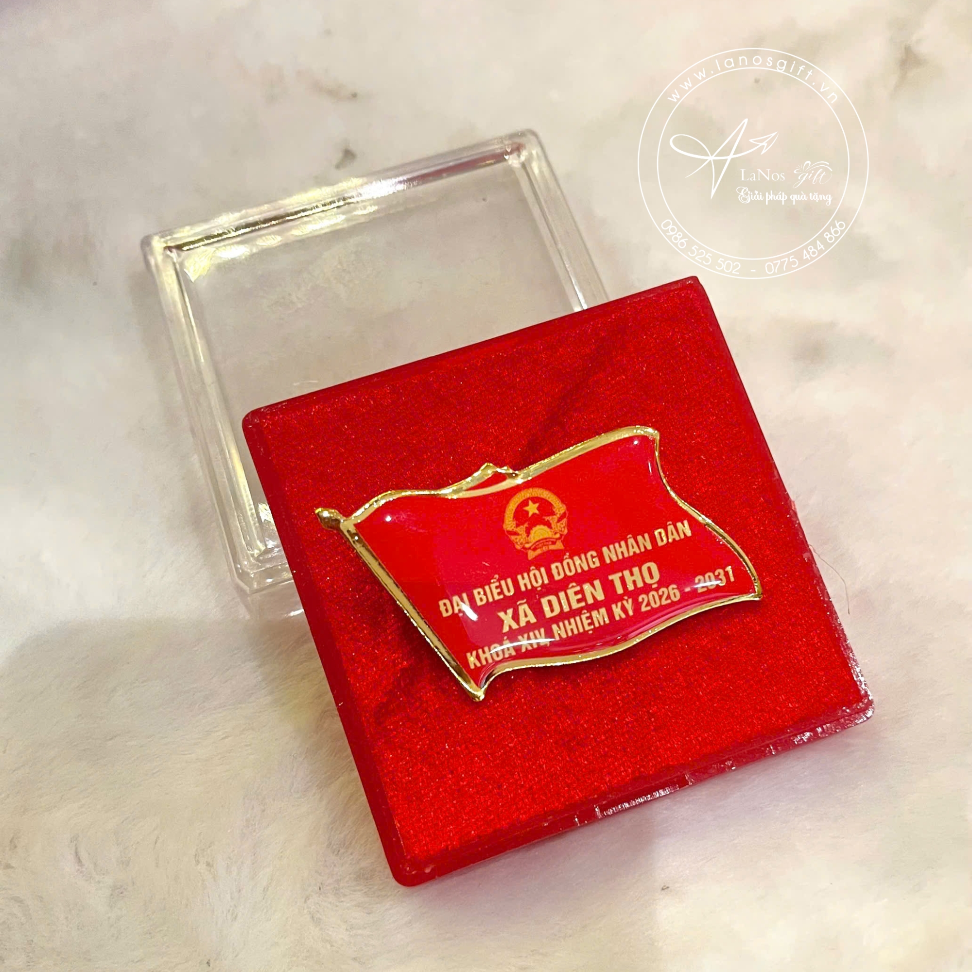 Huy Hiệu Cài Áo In Logo Theo Yêu Cầu - LNHH 05