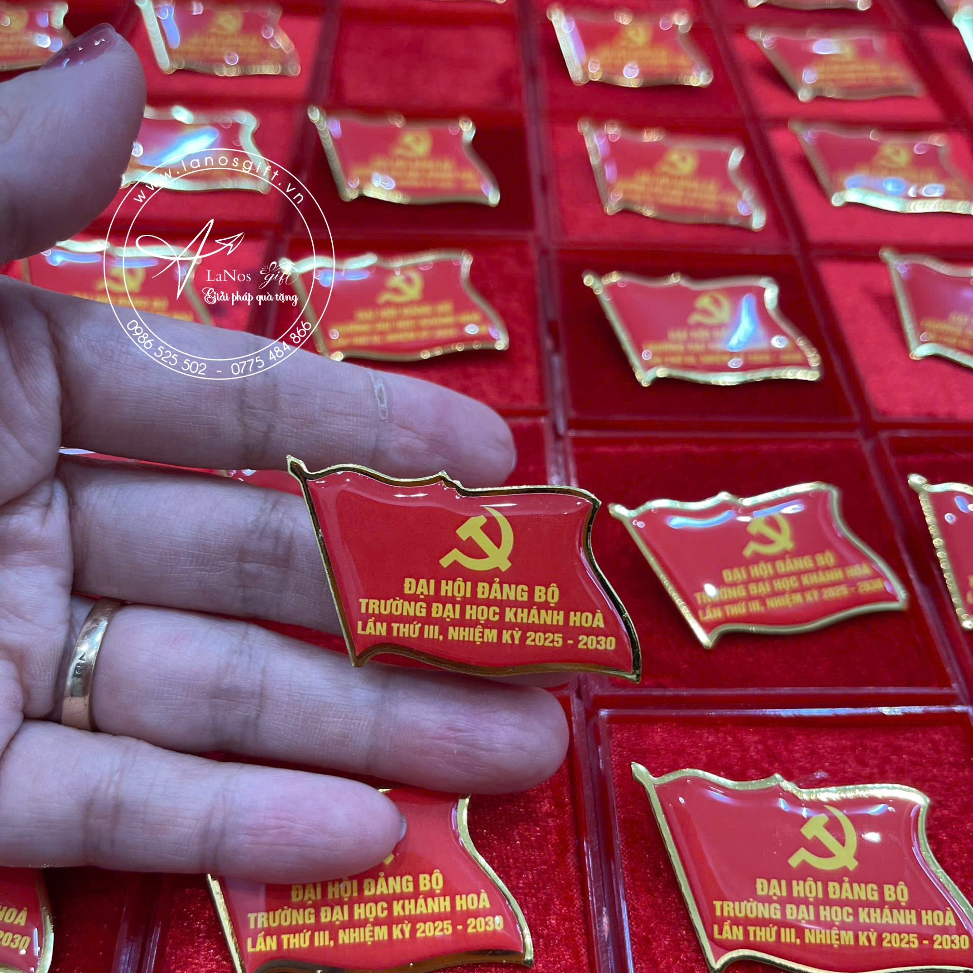 Huy Hiệu Cài Áo In Logo Theo Yêu Cầu - LNHH 04 - Hình ảnh 6