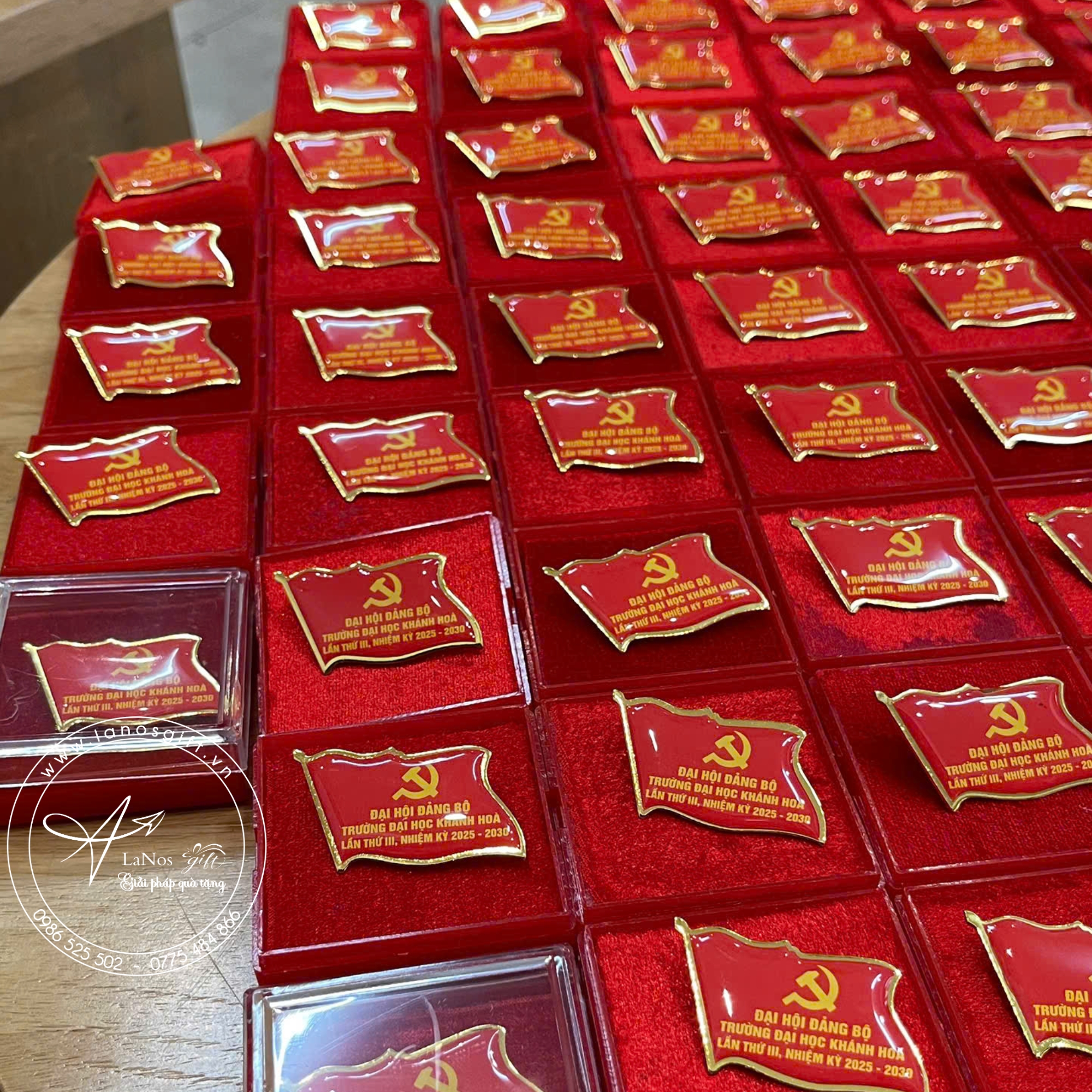 Huy Hiệu Cài Áo In Logo Theo Yêu Cầu - LNHH 04 - Hình ảnh 7